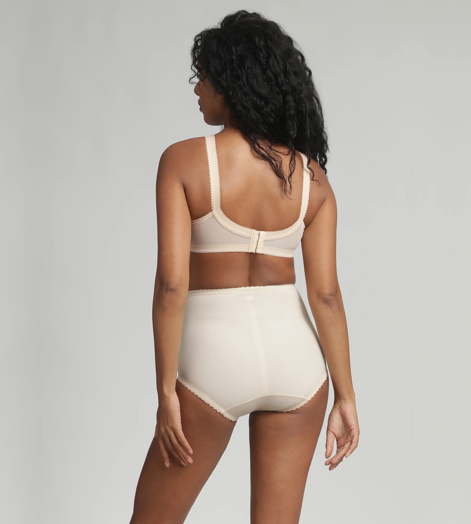 Guaina modellante beige Regina di Quadri - Image 4