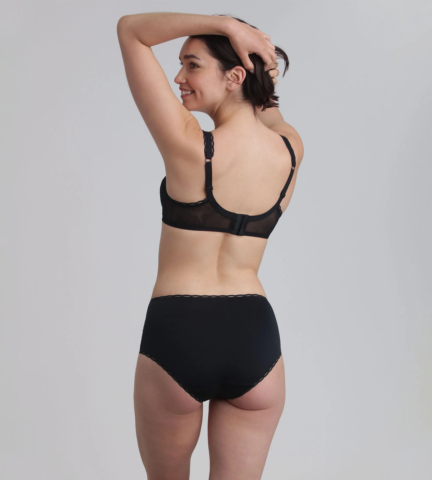 Reggiseno con ferretto nero Criss Cross Femminile Riciclato - Image 4
