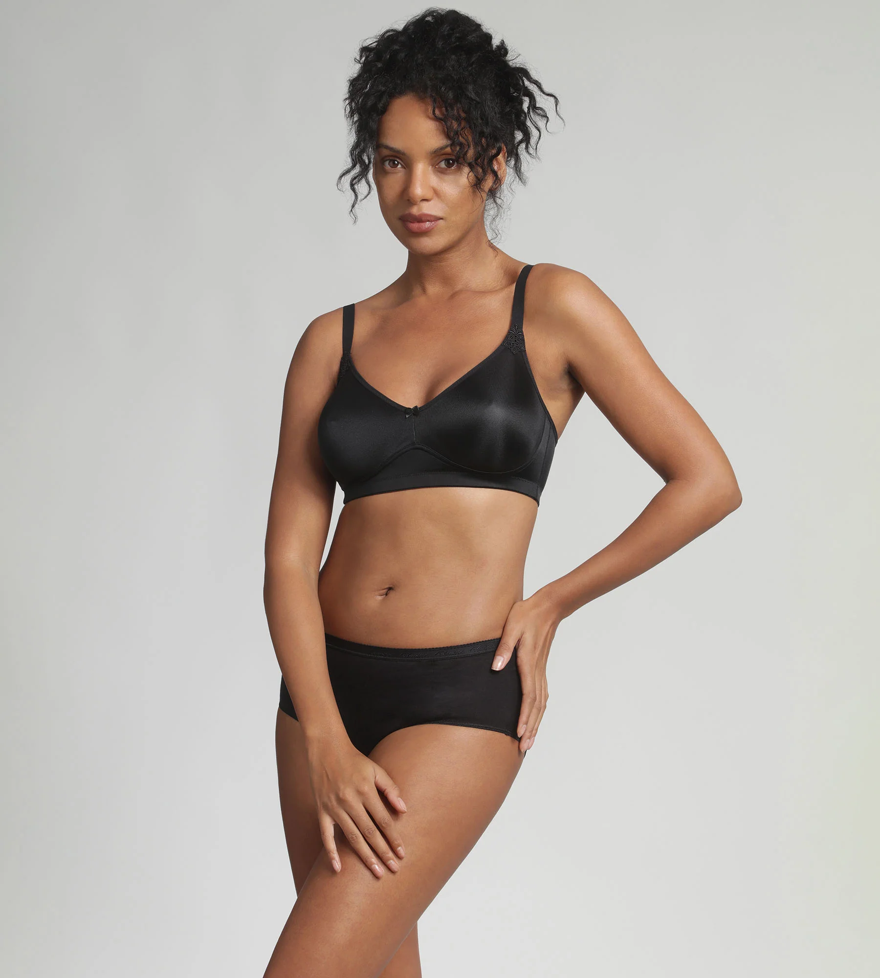 Reggiseno senza ferretto nero Essential Support - Image 3
